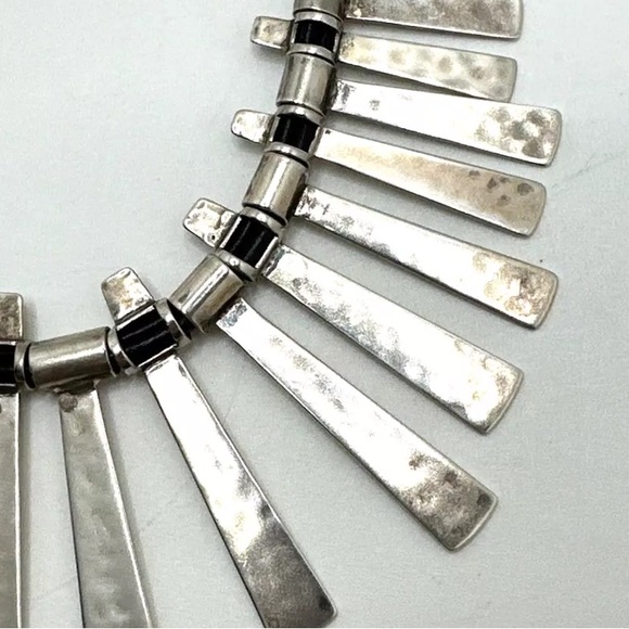 Silpada Vintage RARE Sterling Silver NOD TO
MOD Exquisite Hammered Bib Necklace - Picture 10 of 14